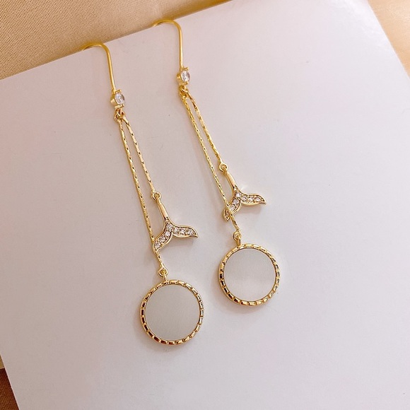 Tendzi Trends Jewelry - Crystal Fishtail Long Tassel Dangle Earrings